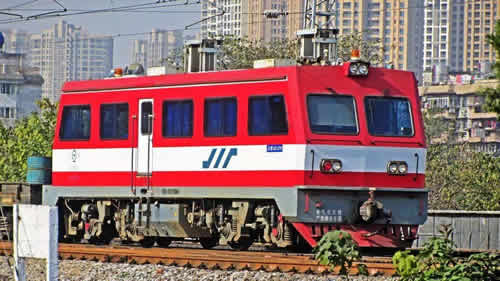 初中生可以學(xué)內(nèi)燃機(jī)車(chē)運(yùn)用與檢修專業(yè)嗎？