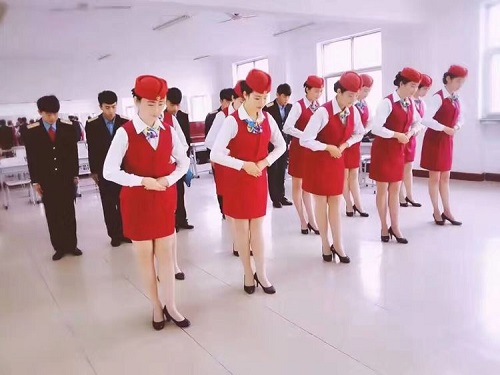 女生報(bào)石家莊東華鐵路學(xué)校學(xué)什么好？