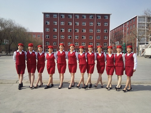 學(xué)高鐵乘務(wù)員石家莊哪個鐵路學(xué)校好就業(yè)？