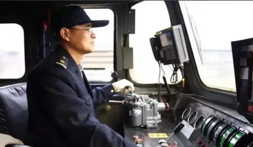 火車司機(jī)駕駛證怎么考？