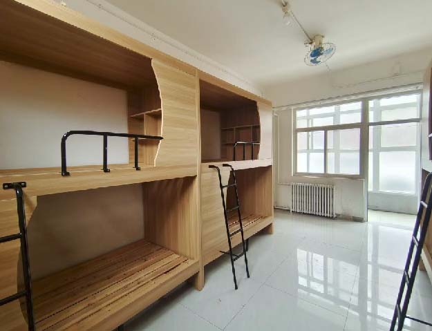 石家莊新鐵職業(yè)高級(jí)中學(xué)宿舍怎么樣啊