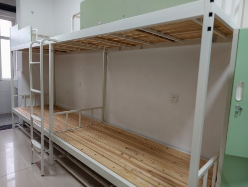 石家莊東華鐵路學(xué)校學(xué)生讓帶手機(jī)嗎？